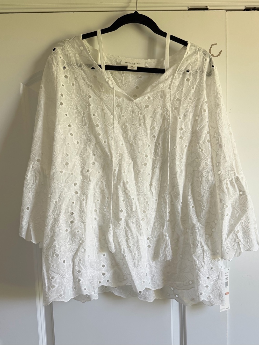 Skye's the Limit White Eyelet Floral Peasant Tunic
